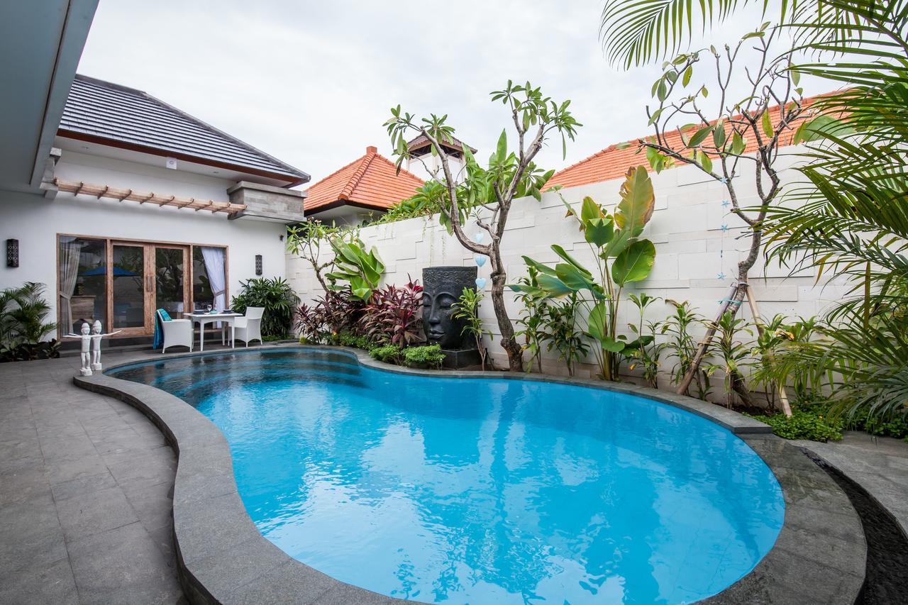 Ambermoon Villa 2 Seminyak  Exterior photo